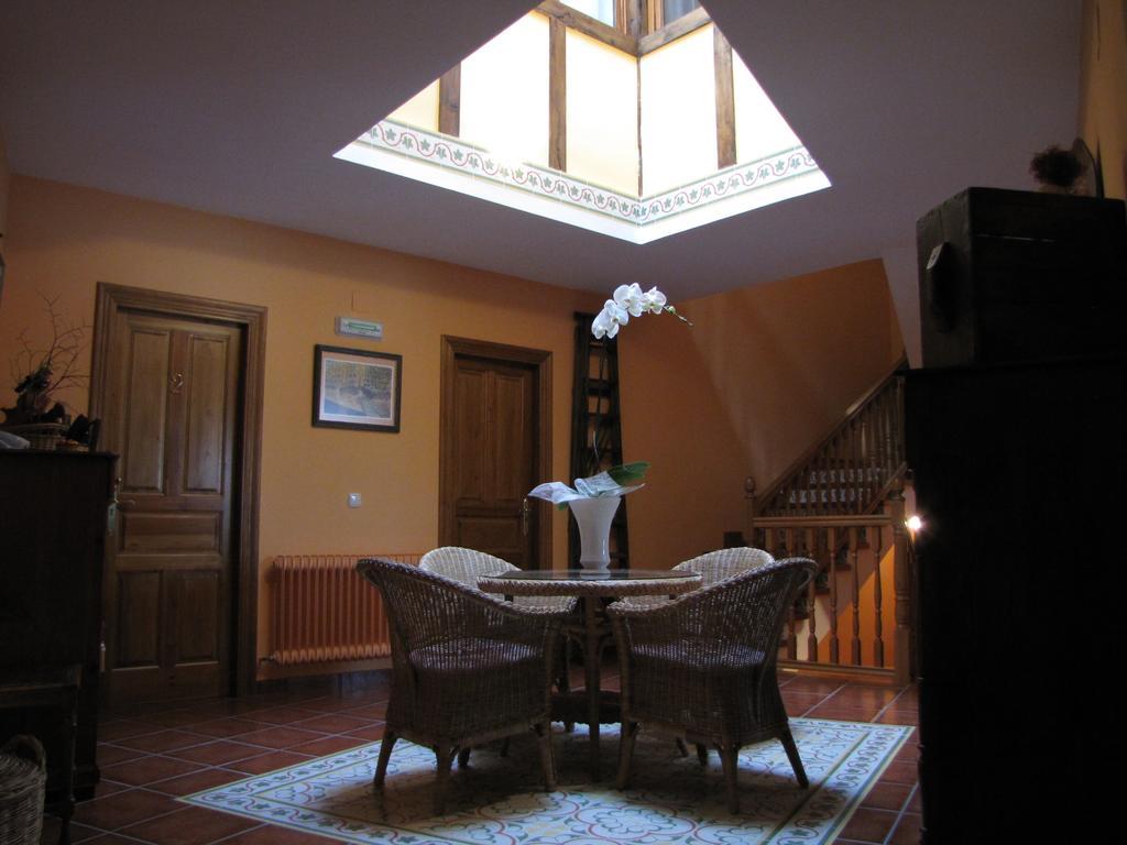 Hostal Rural Huartearena Iza Екстериор снимка