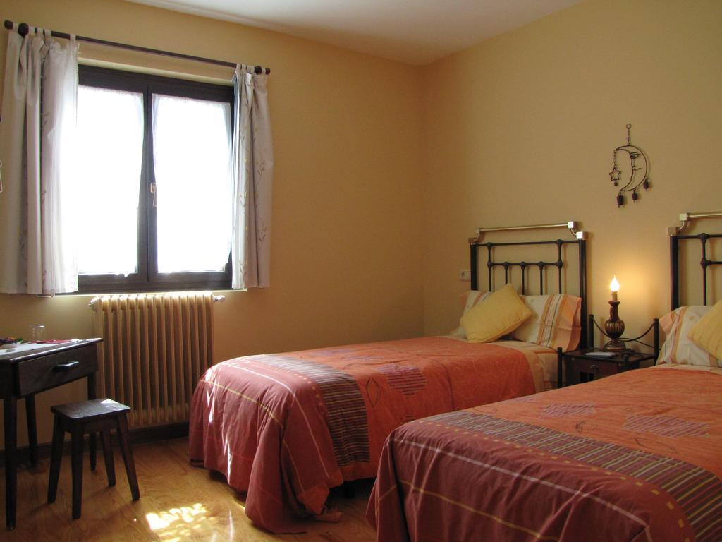 Hostal Rural Huartearena Iza Екстериор снимка