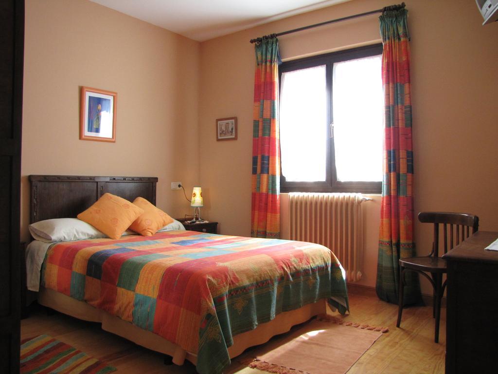 Hostal Rural Huartearena Iza Екстериор снимка